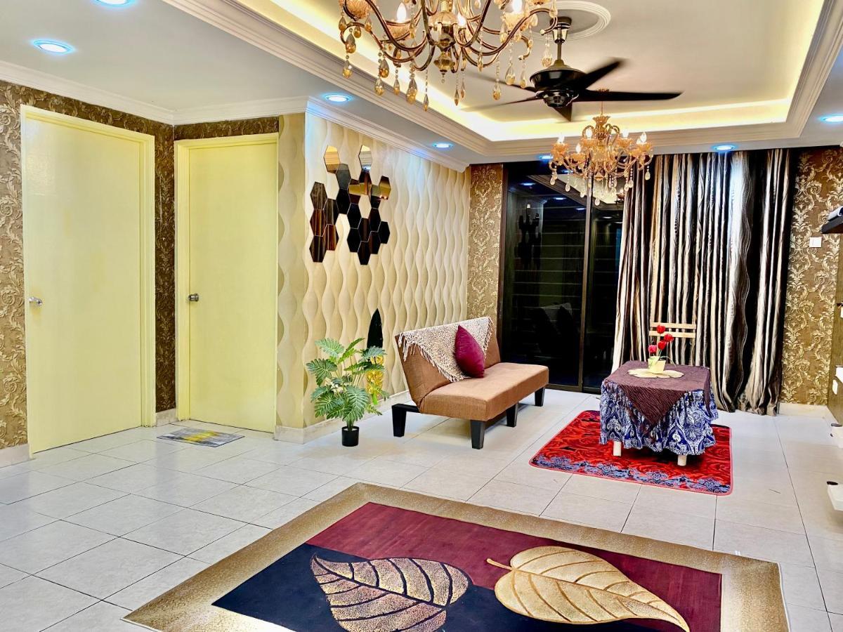 Putravilla Condominium Lovely & Spacious With Public Pool Kampong Kerdas 외부 사진