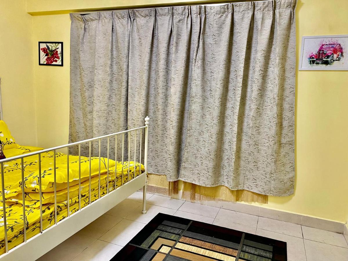 Putravilla Condominium Lovely & Spacious With Public Pool Kampong Kerdas 외부 사진